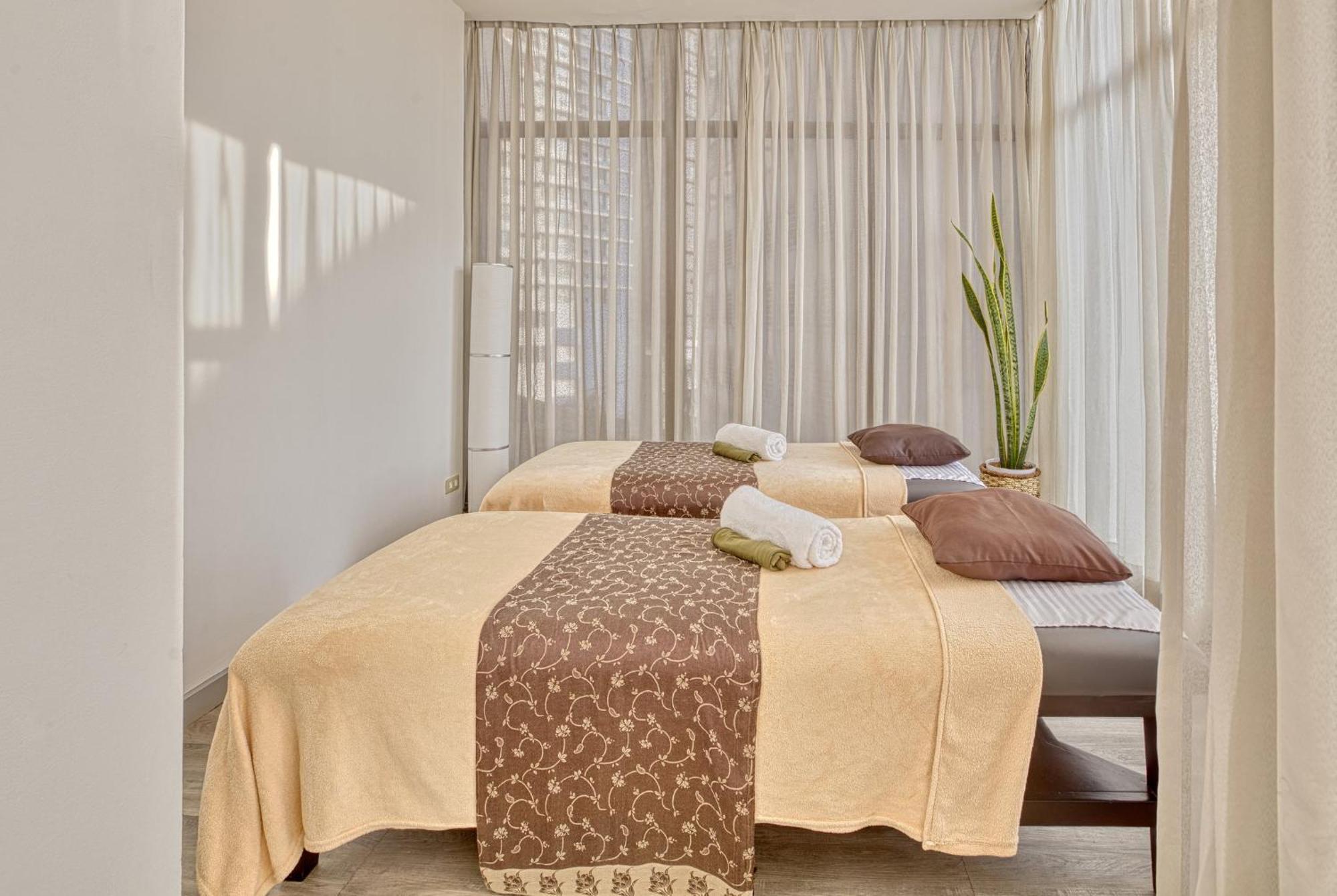 Holiday Inn & Suites Manila Galleria By Ihg Pasig City Εξωτερικό φωτογραφία