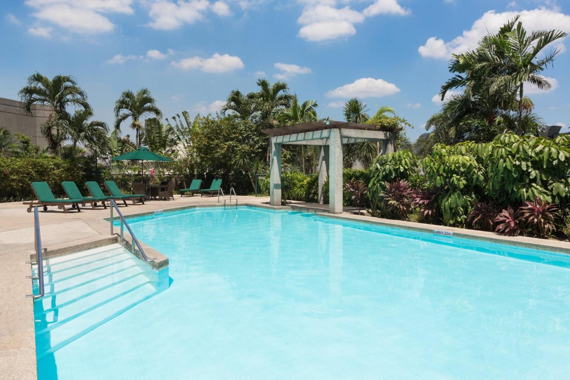 Holiday Inn & Suites Manila Galleria By Ihg Pasig City Εξωτερικό φωτογραφία